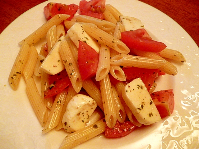 カプレーゼ風冷製パスタ