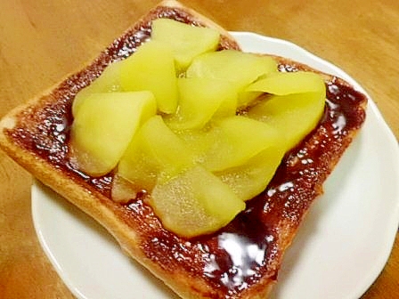 煮リンゴとチョコクリームのトースト