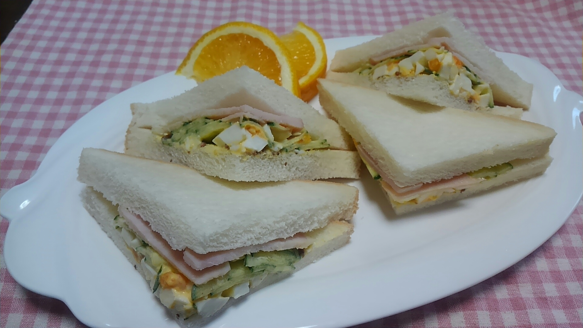 卵きゅうりマヨとロースハムのサンドイッチ☆