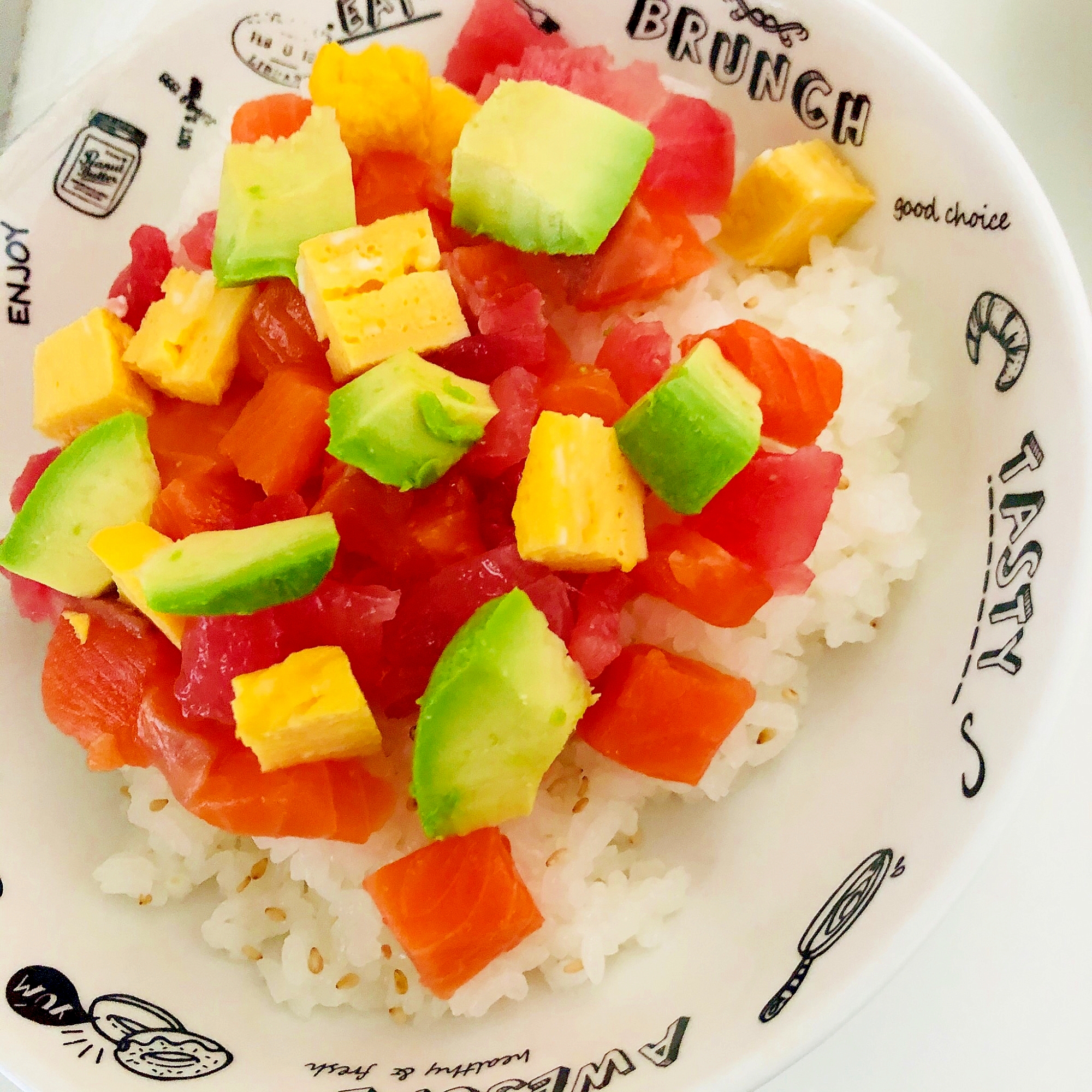 サーモンとマグロとアボカドと卵のばらちらし レシピ 作り方 By さくらぐみ 楽天レシピ サーモンとマグロとアボカドと卵のばらちらし レシピ 作り方 By さくらぐみ 楽天レシピ