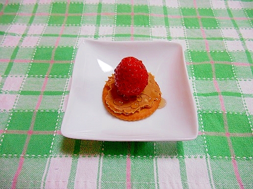 ピーナッツバター＆メイプル苺☆リッツ