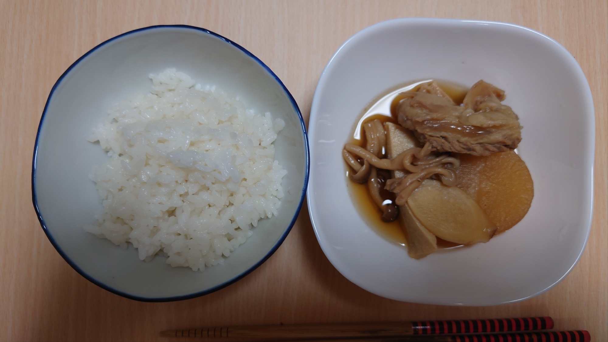 牛すじ煮込み、ほくほく大根と高野豆腐入り