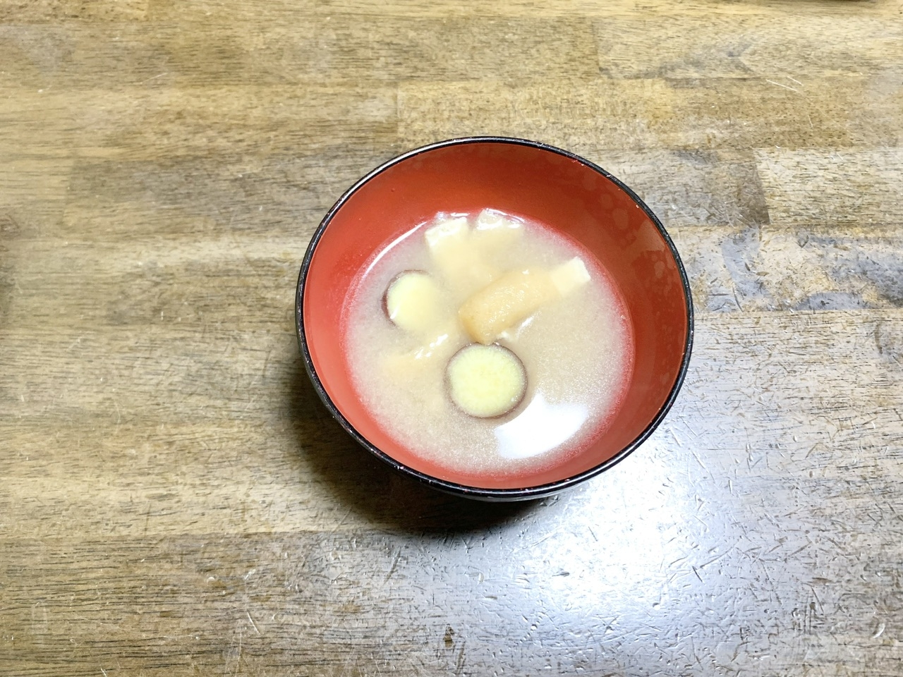 味噌汁レシピ　さつまいもと油揚げの味噌汁