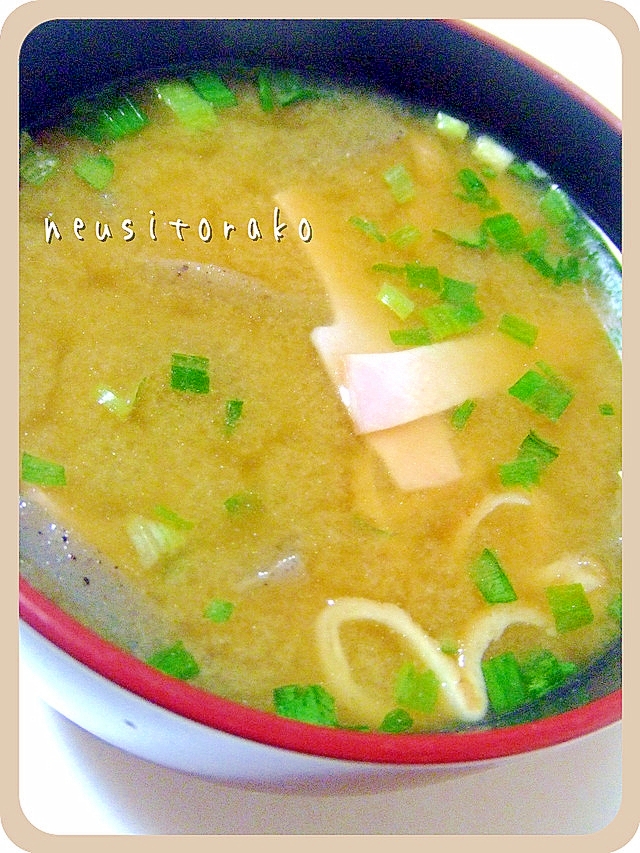 コンニャク ハム入り インスタント味噌汁 レシピ 作り方 By ねうしとら子 楽天レシピ