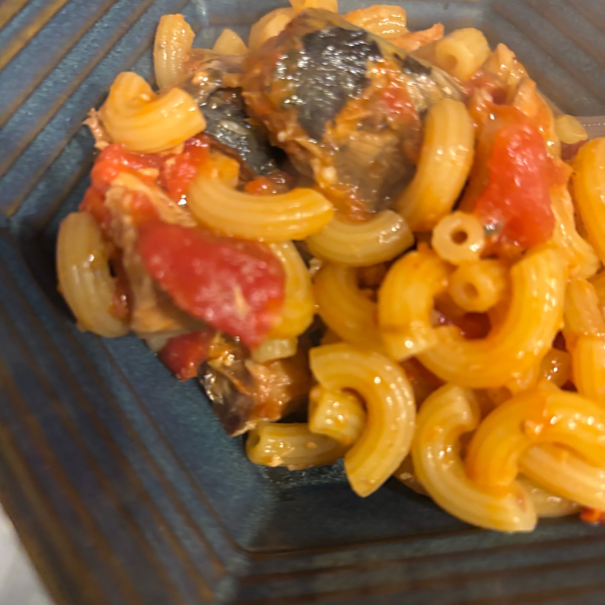 サバ缶トマトマカロニ