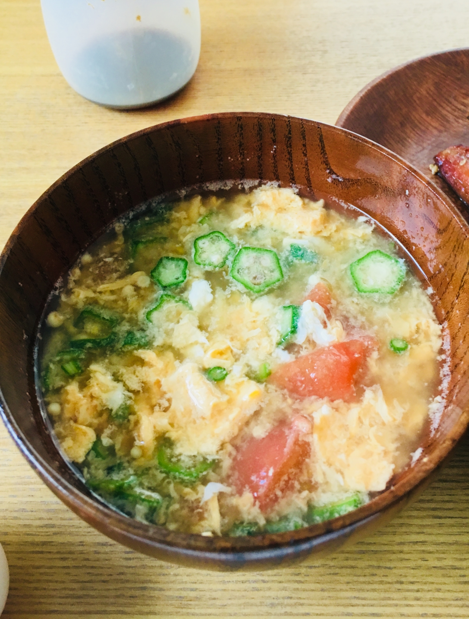 トマトオクラ卵の味噌汁