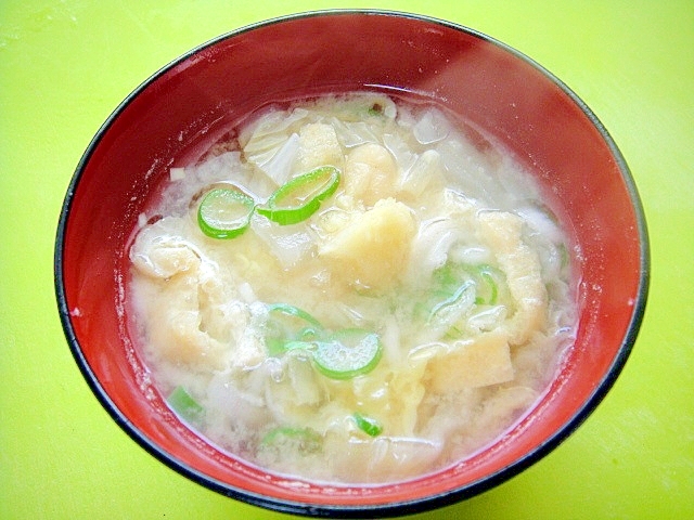 白菜と油揚げの生姜味噌汁