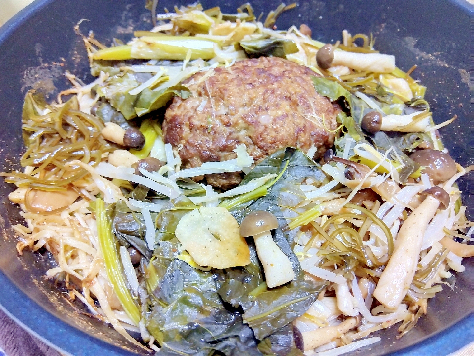 小松菜しめじ昆布もやしハンバーグ蒸し煮