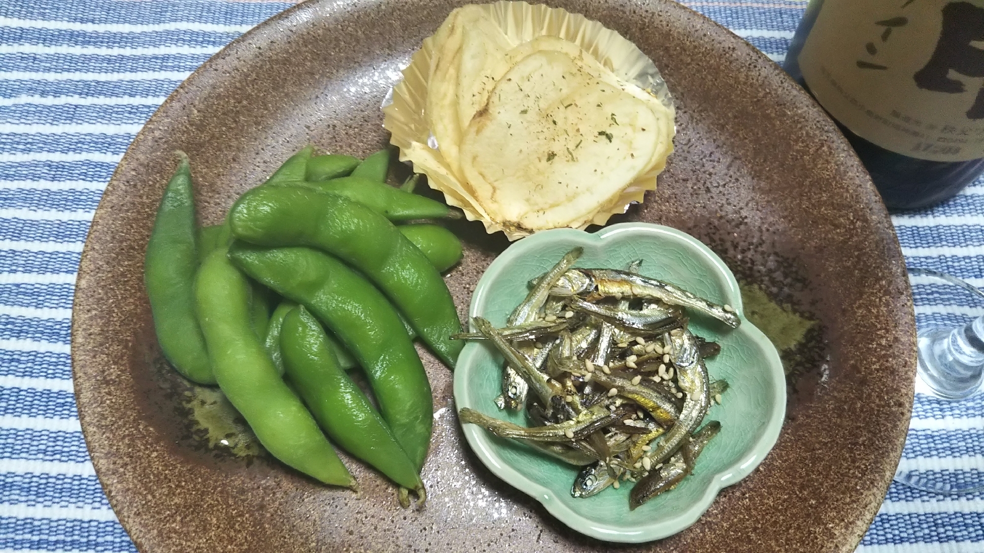 煮干し田作りと唐辛子ポテトチップと枝豆のおつまみ☆