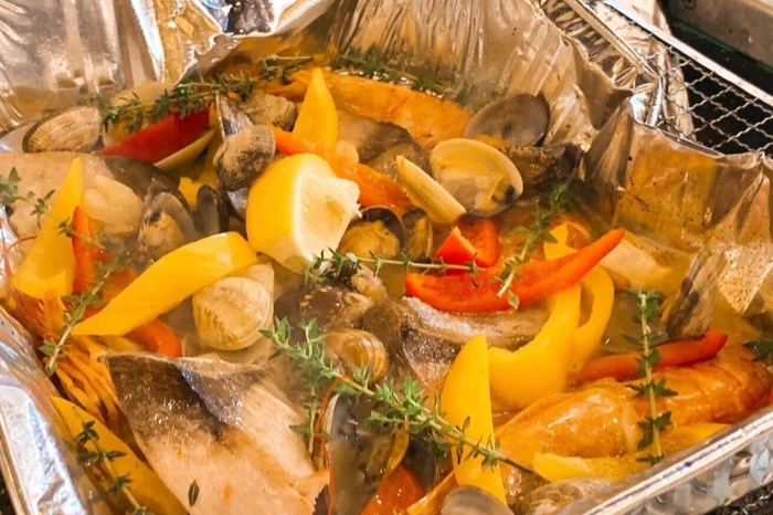初心者でも簡単◎アウトドアで作ってみたい！「キャンプ飯」特集