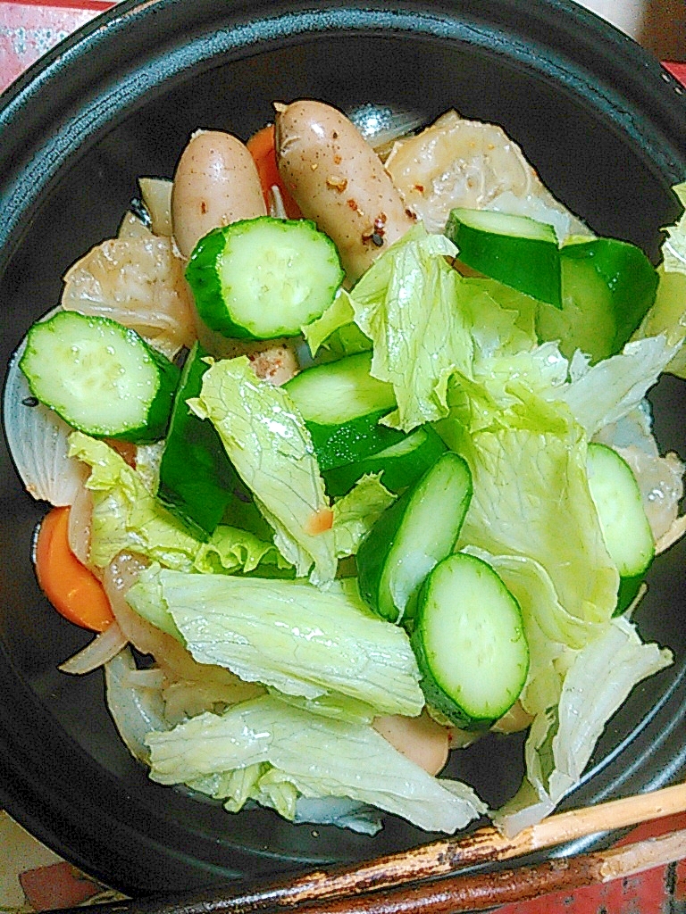 ソーセージ野菜サラダ