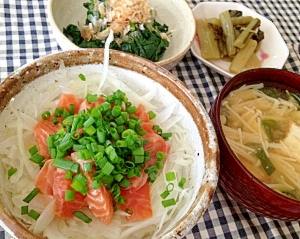 サーモン丼