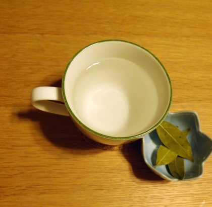 月桂樹から香り漂うローリエ茶へ