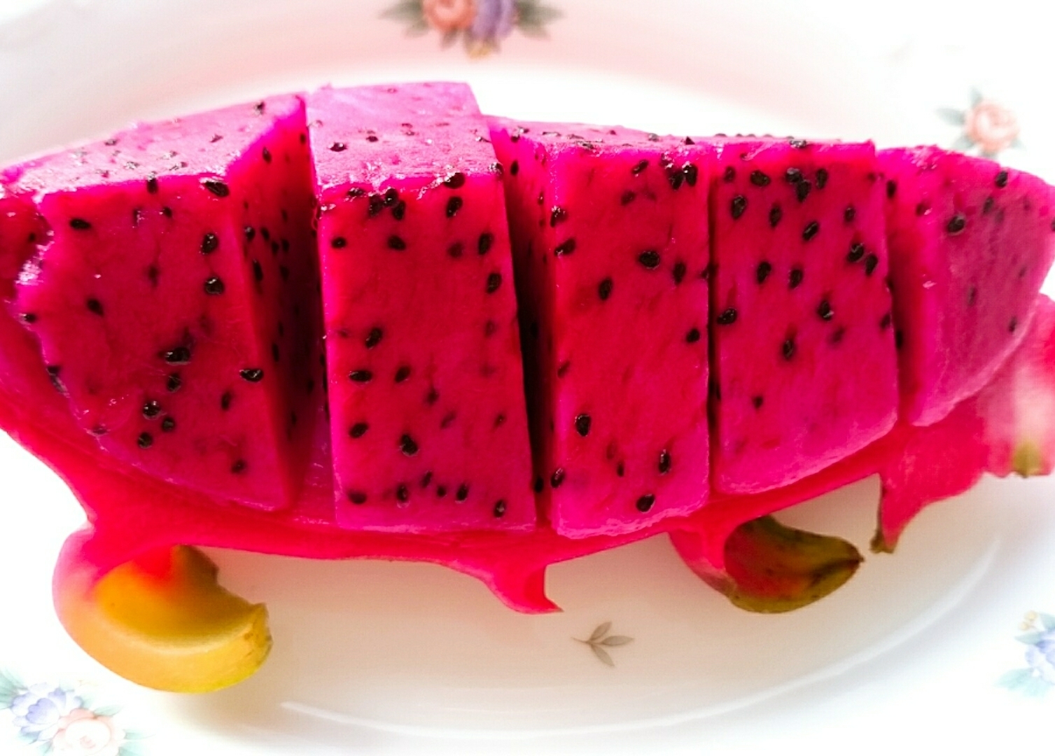 ドラゴンフルーツの切り方 レシピ 作り方 By のん786 楽天レシピ ドラゴンフルーツの切り方 レシピ 作り方 By のん786 楽天レシピ