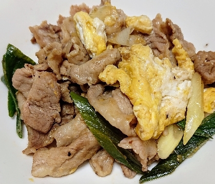 卵と豚肉とエノキの炒め物