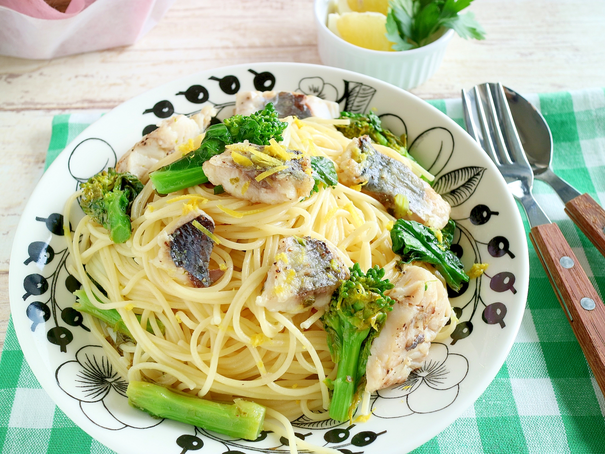 トビウオと菜の花のレモンオイルパスタ レシピ 作り方 By 石倉かおり 楽天レシピ