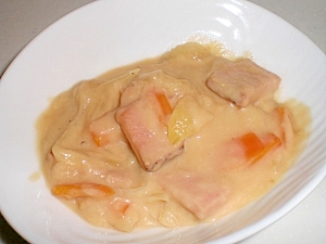 ハムがたっぷりのクリームシチュー