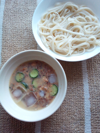 氷を入れて、暑い時にピッタリですね。味見したら美味しくて、1時間なじませるのを待てずに、食べてしまいました！ごちそうさまでした(^O^)