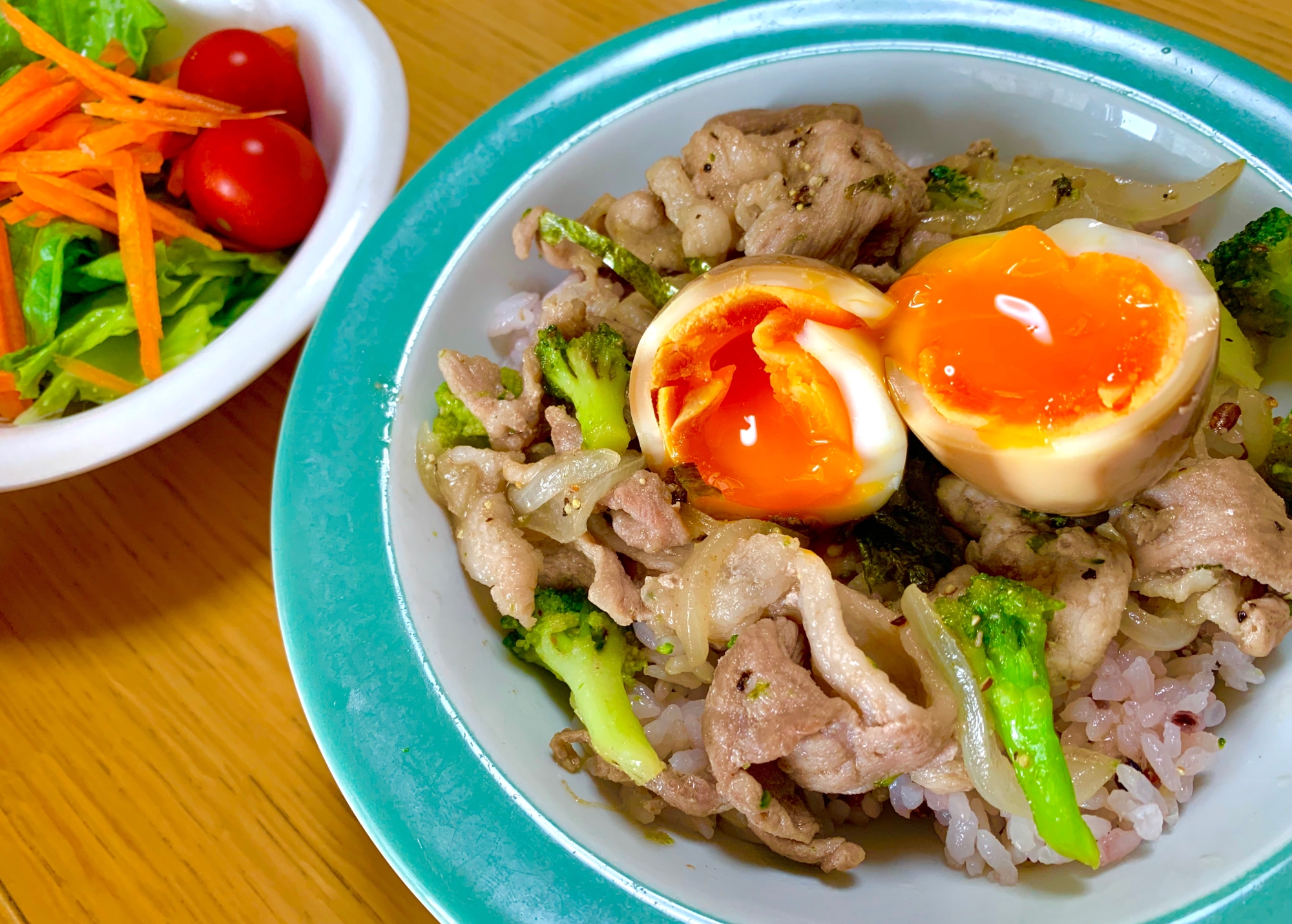 味玉のせ✨塩豚丼