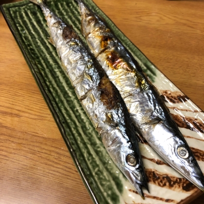 丸ごと秋刀魚の塩焼き