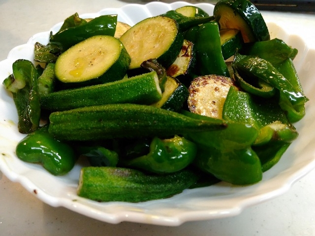 ズッキーニ・ピーマン・オクラの夏野菜炒め