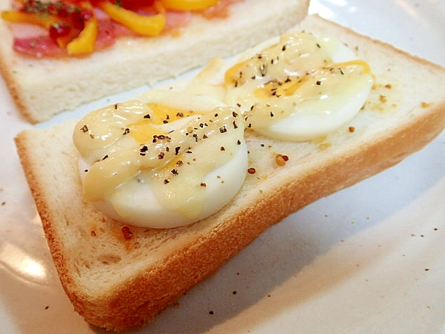 マスタード/タルタルで　ゆで卵とチーズのトースト