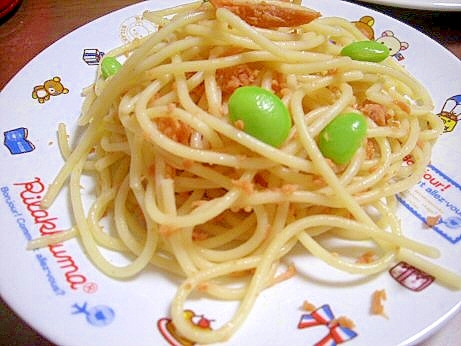 鮭フレークと枝豆のパスタ