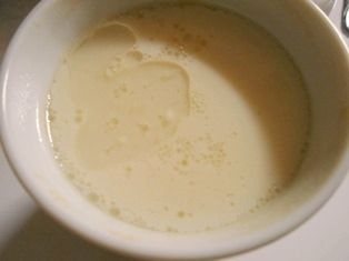 レンジでチン ココナッツオイルミルクティー（紅茶）