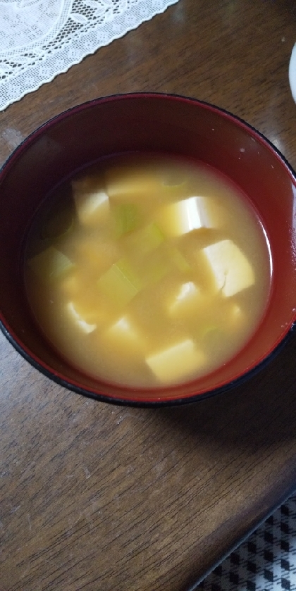 ホッとする味噌汁ですね♪