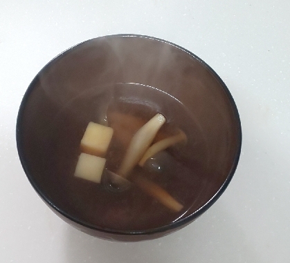 しめじと豆腐の液体みそ味噌汁