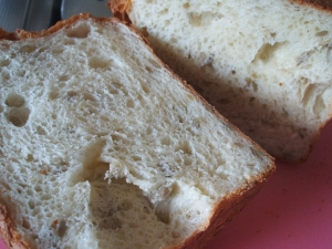 チーズとヒマワリの種の食パン（ＨＢ）