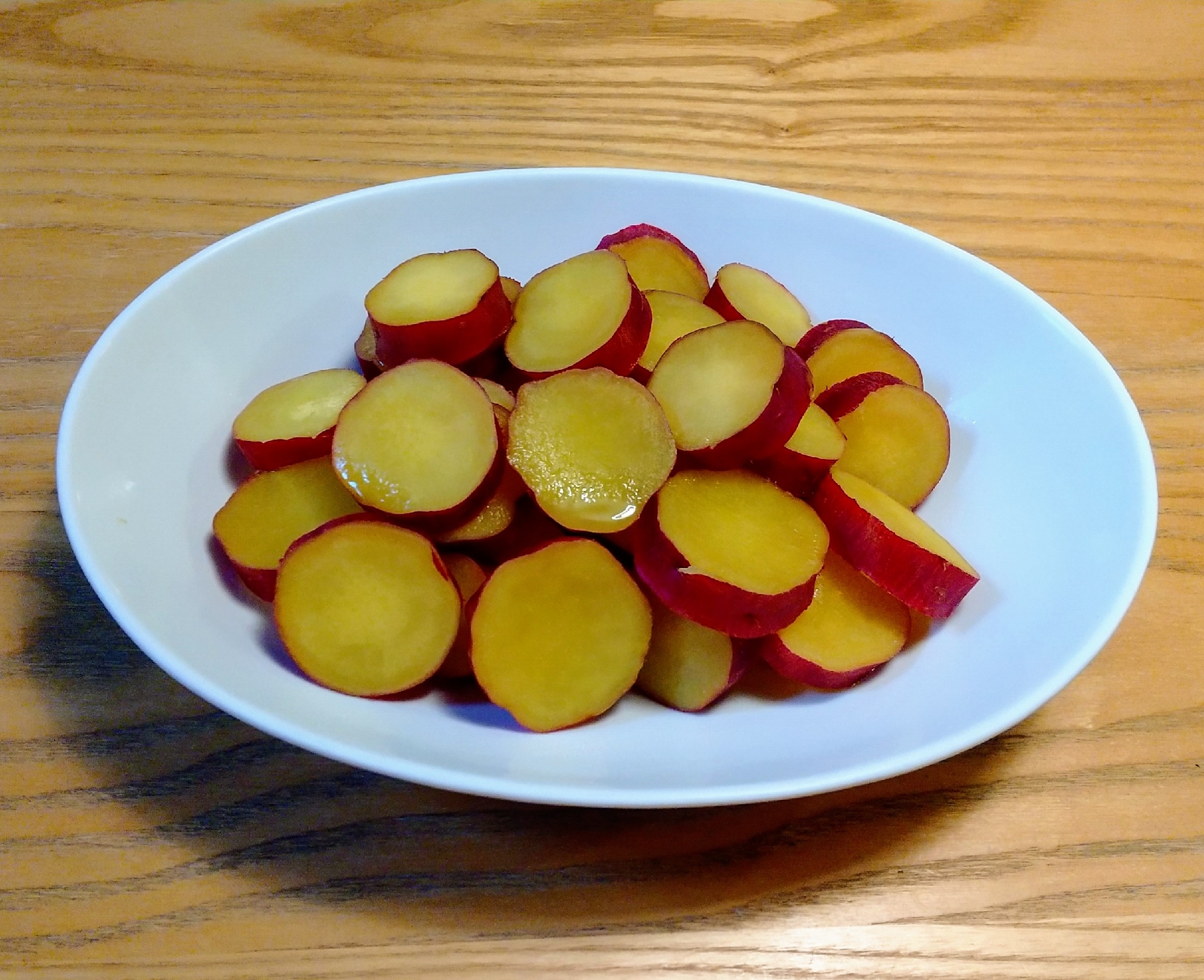 お弁当にもピッタリ！さつまいものレモン煮