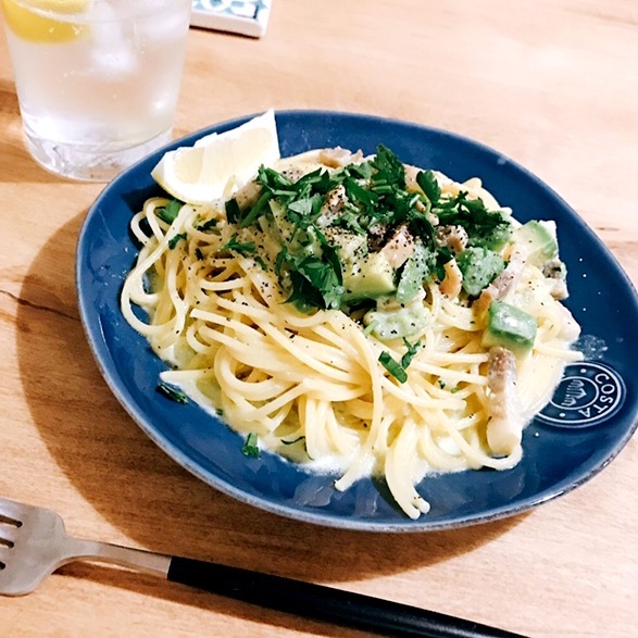 アボカドのレモンクリームパスタ