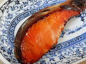 うす塩紅鮭にひと手間☆　「紅鮭粕漬け」