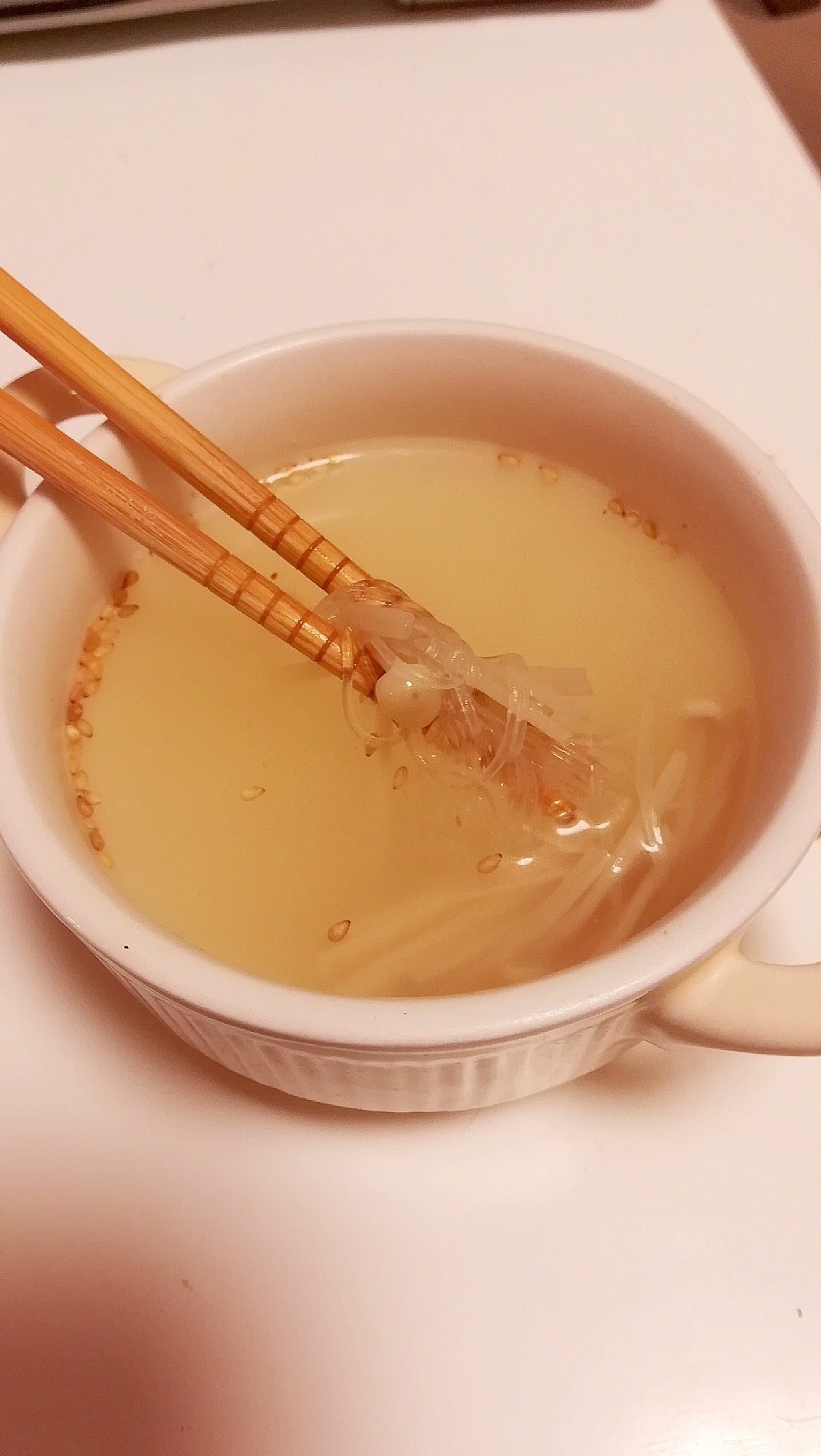 春雨とえのきと白ごまの中華スープ