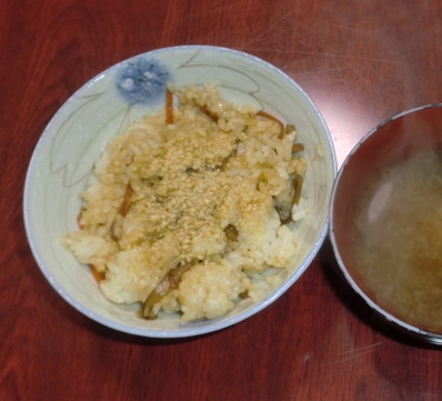 きんぴらごぼうが残ったら～ごぼう混ぜご飯。