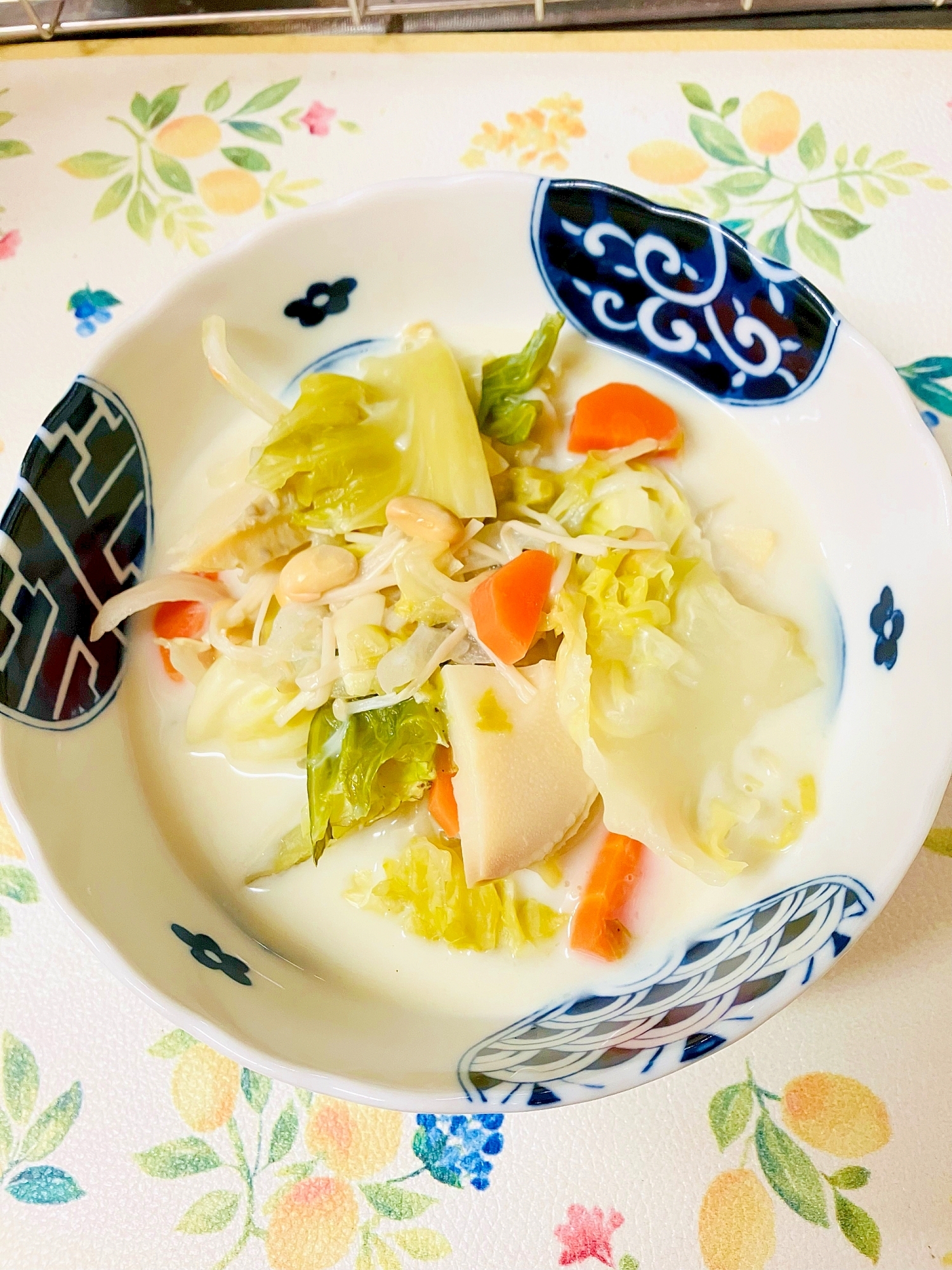 春野菜の豆乳スープ