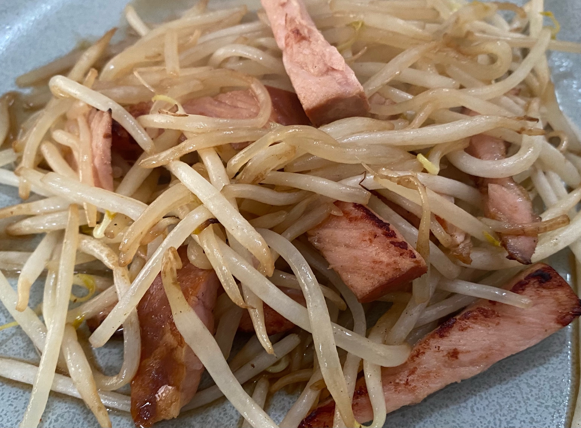 ハムともやしの炒め物