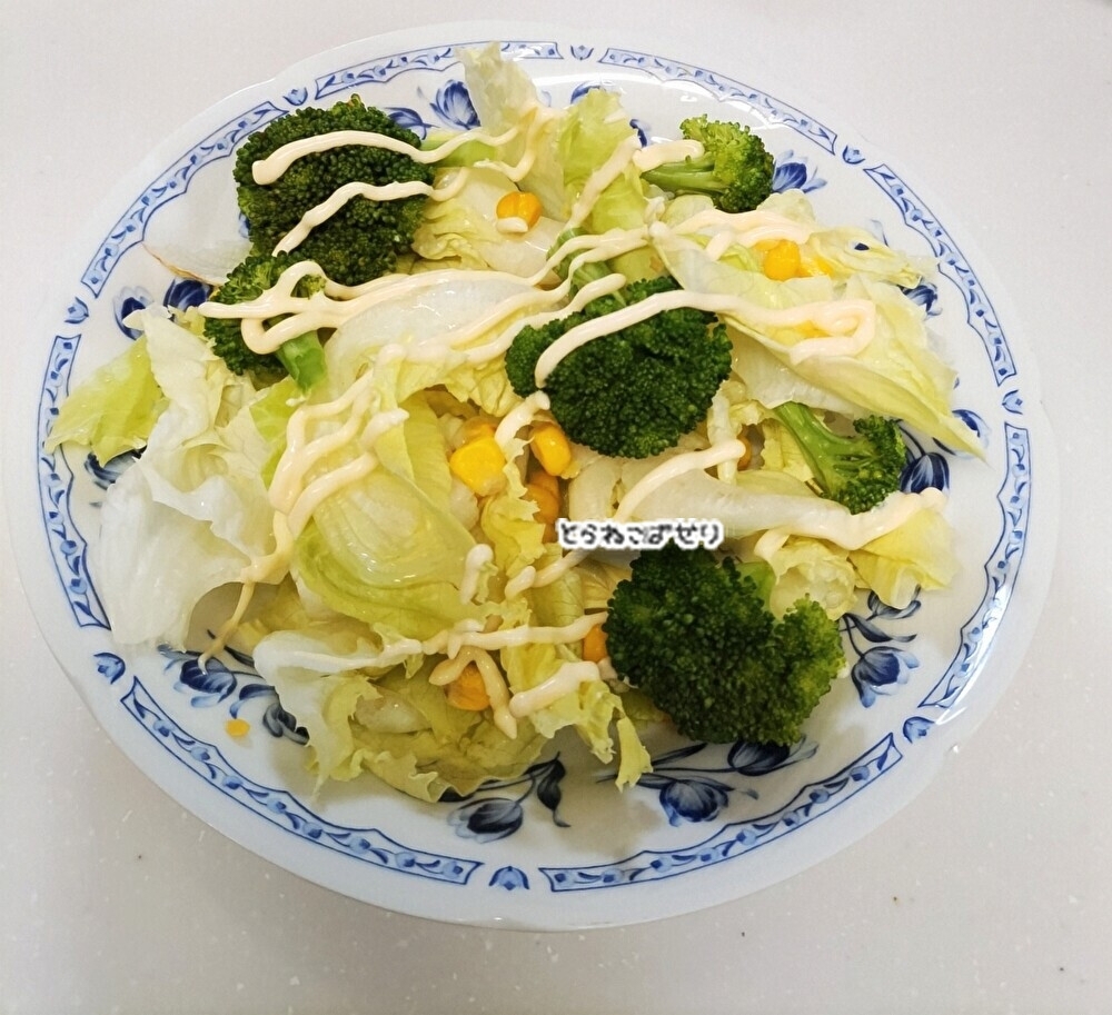 レタスとブロッコリー☘️コーンサラダ