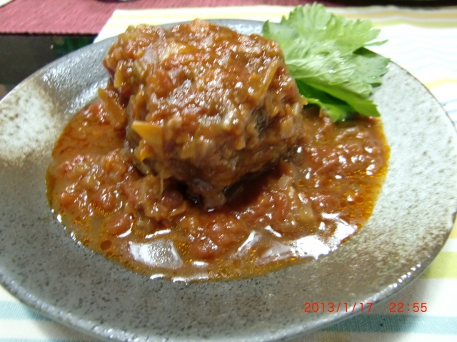 圧力鍋ですぐできる　牛テールのトマト煮込み