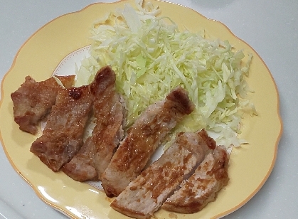 水玉模様さん、レポありがとうございます♥️夕飯に豚ロースのにんにく味噌醤油焼き、とてもおいしかったです(*´∇｀)ﾉ
素敵なレシピ感謝です(*ﾟー^)