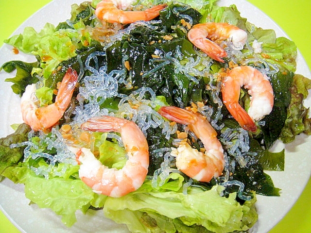エビとわかめ海藻麺のサラダ☆サムジャンドレッシング