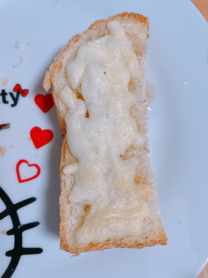 ケーキシロップ(メープル風味)とチーズのトースト