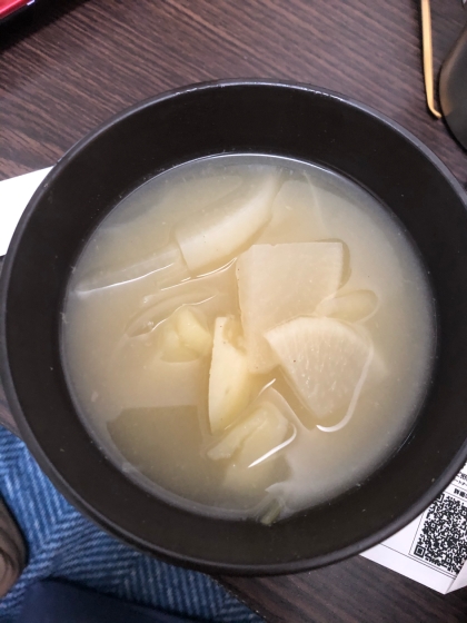 大根と薄切りジャガイモの味噌汁