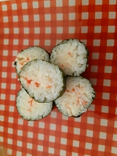 カニカマサラダ巻き寿司