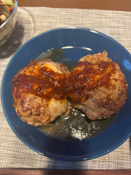 手作りサルシッチャの種でハンバーグのようなもの