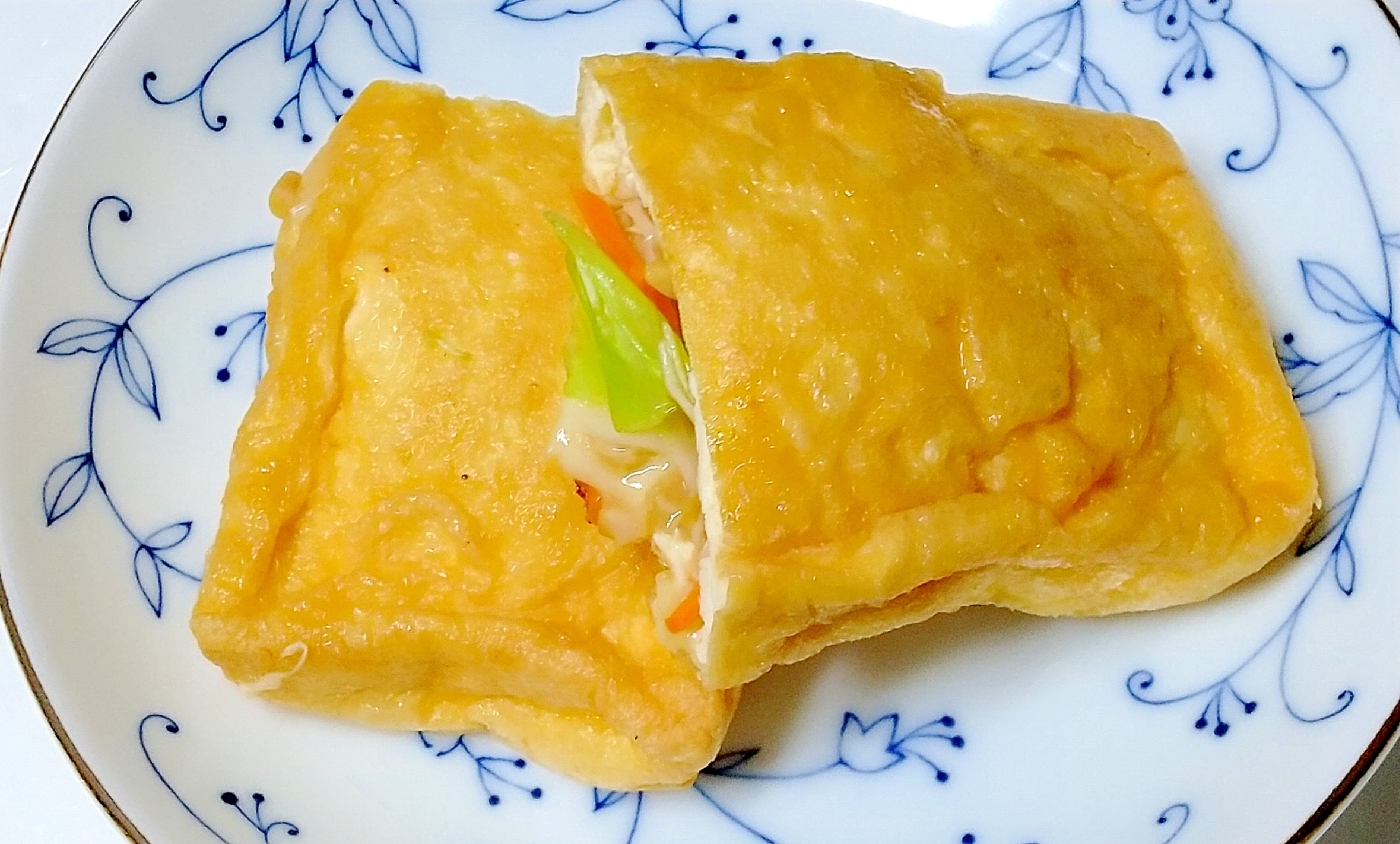 納豆キャベツチーズ入りの焼き油揚げ