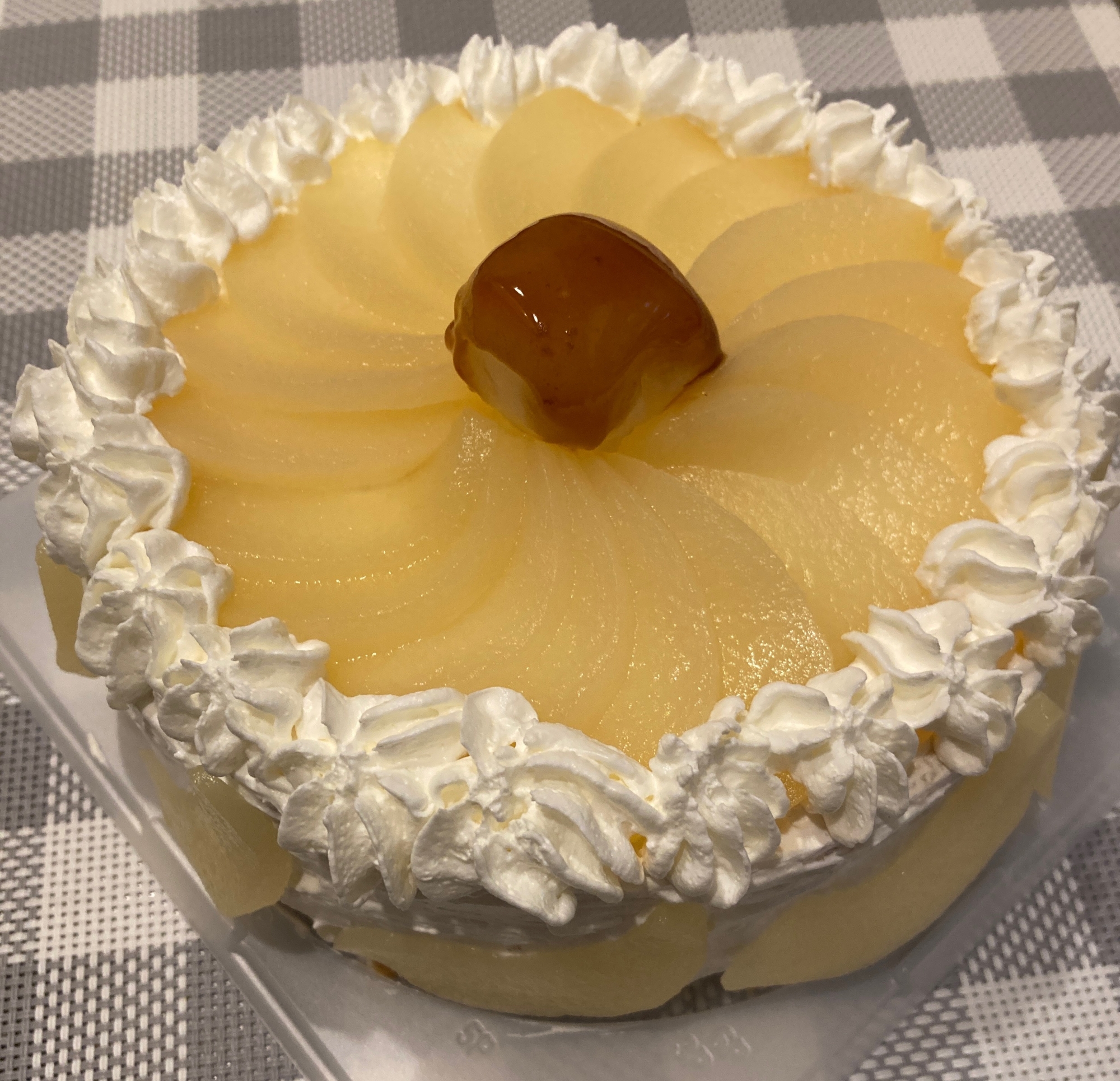 白桃のケーキ