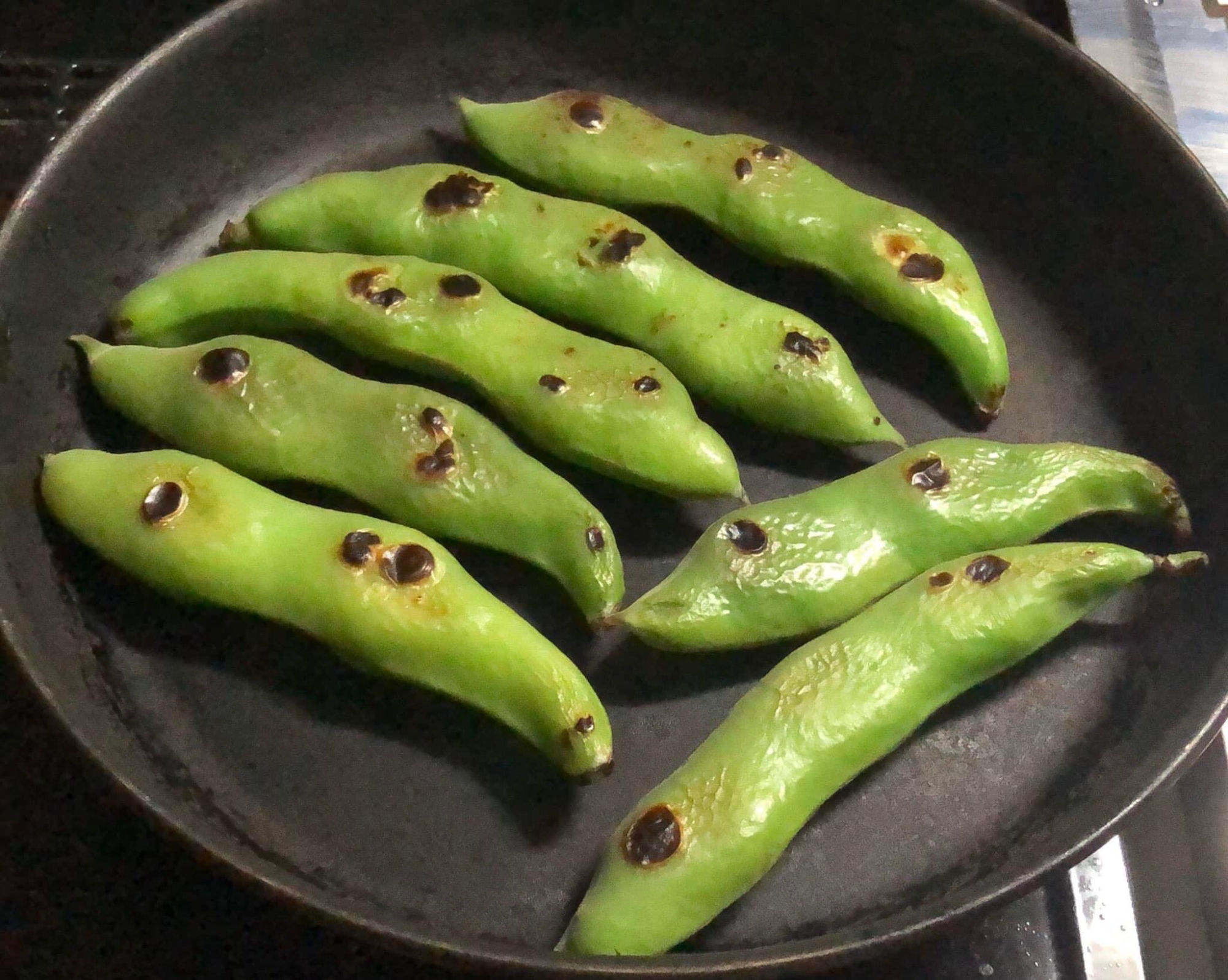 フライパンで焼きそら豆♪