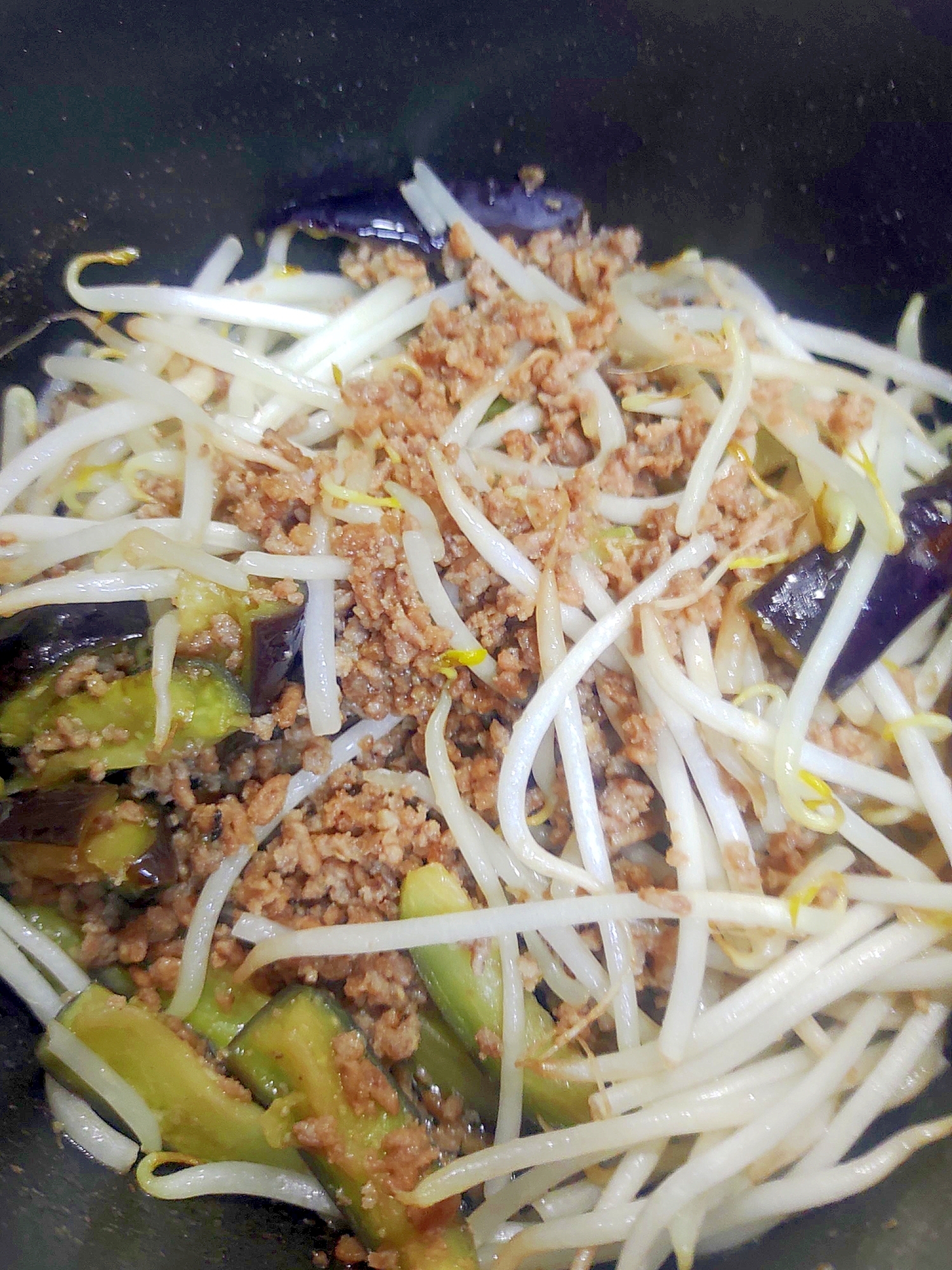 なすともやしとひき肉炒め